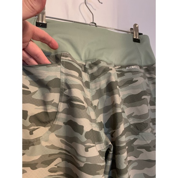 Ascend Size Small Green Camo Zip Pocket Joggers - Picture 6 of 9